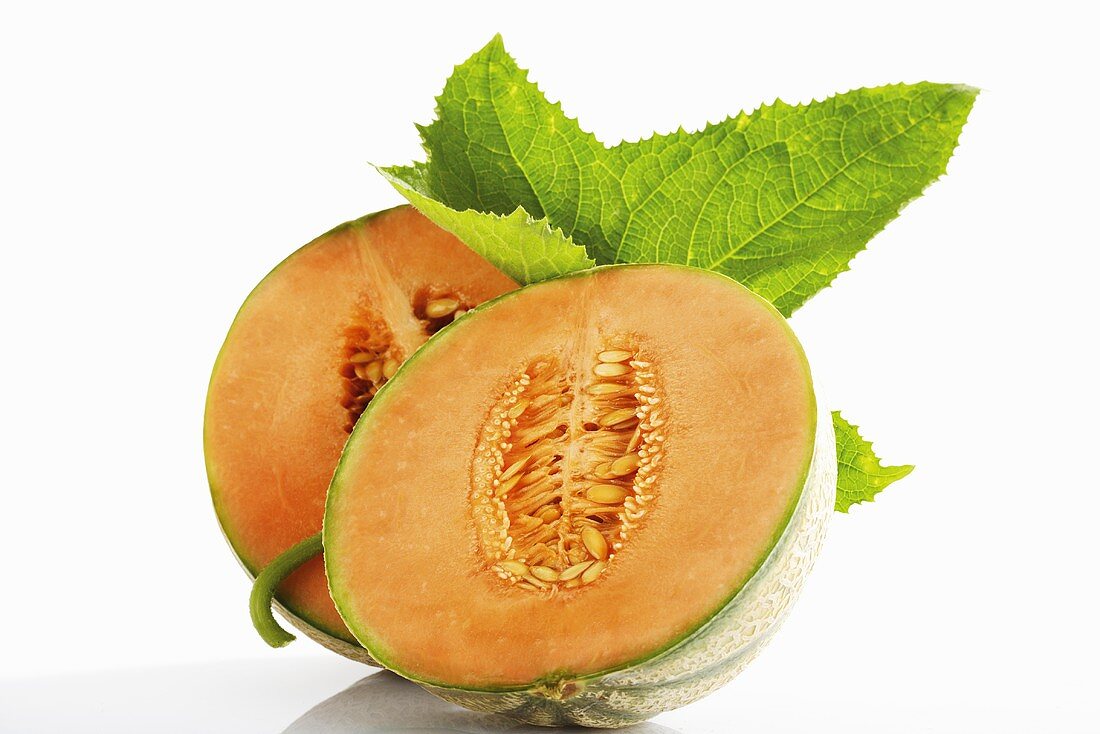 Sliced Cantaloupemelon and leaf