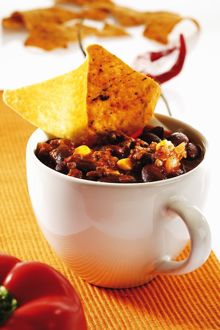 Chili con Carne mit Tortillachips