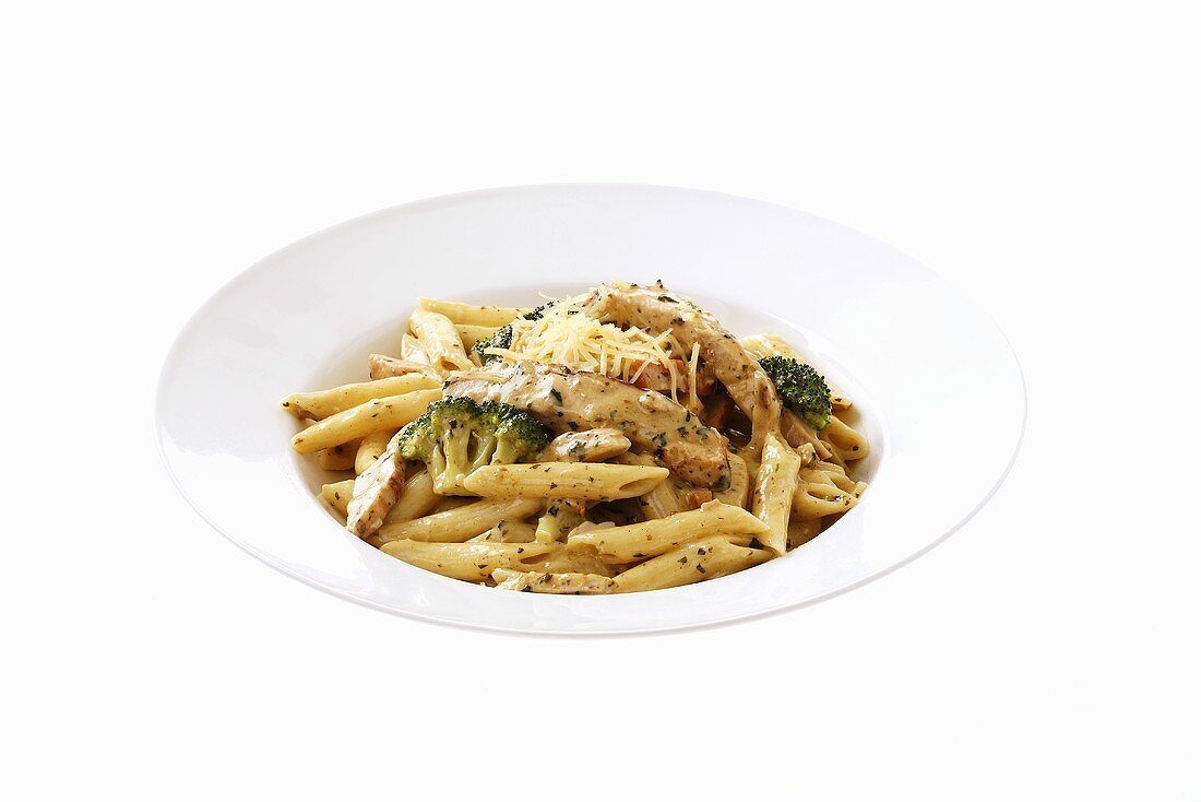Penne with chicken and broccoli sauce