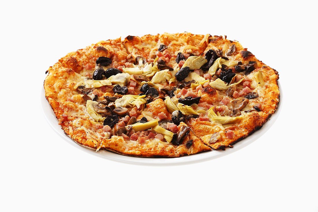 Pizza Quattro Stagioni (Pizza mit Oliven, Artischocken & Schinken)