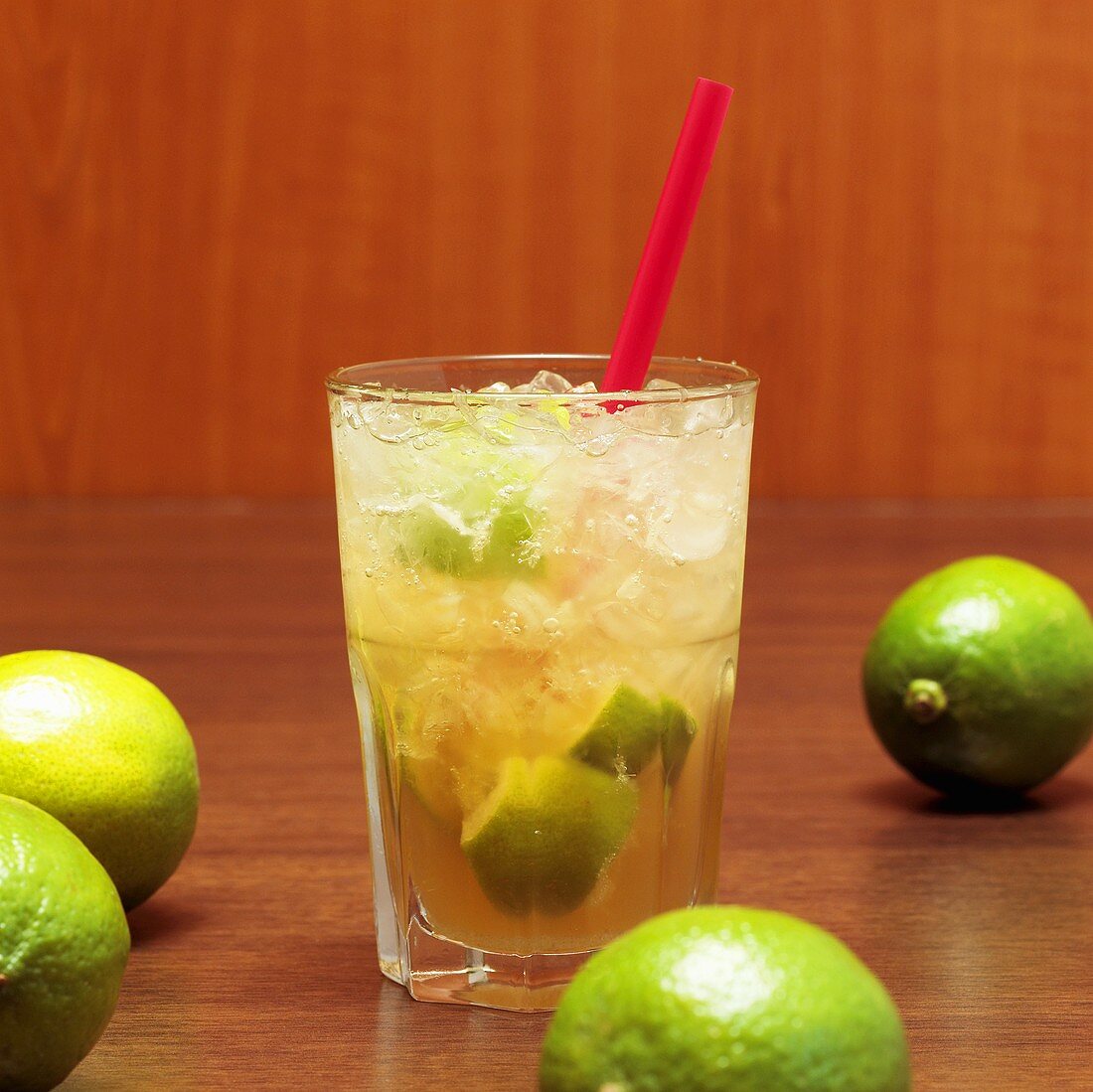 Caipirinha mit Limetten