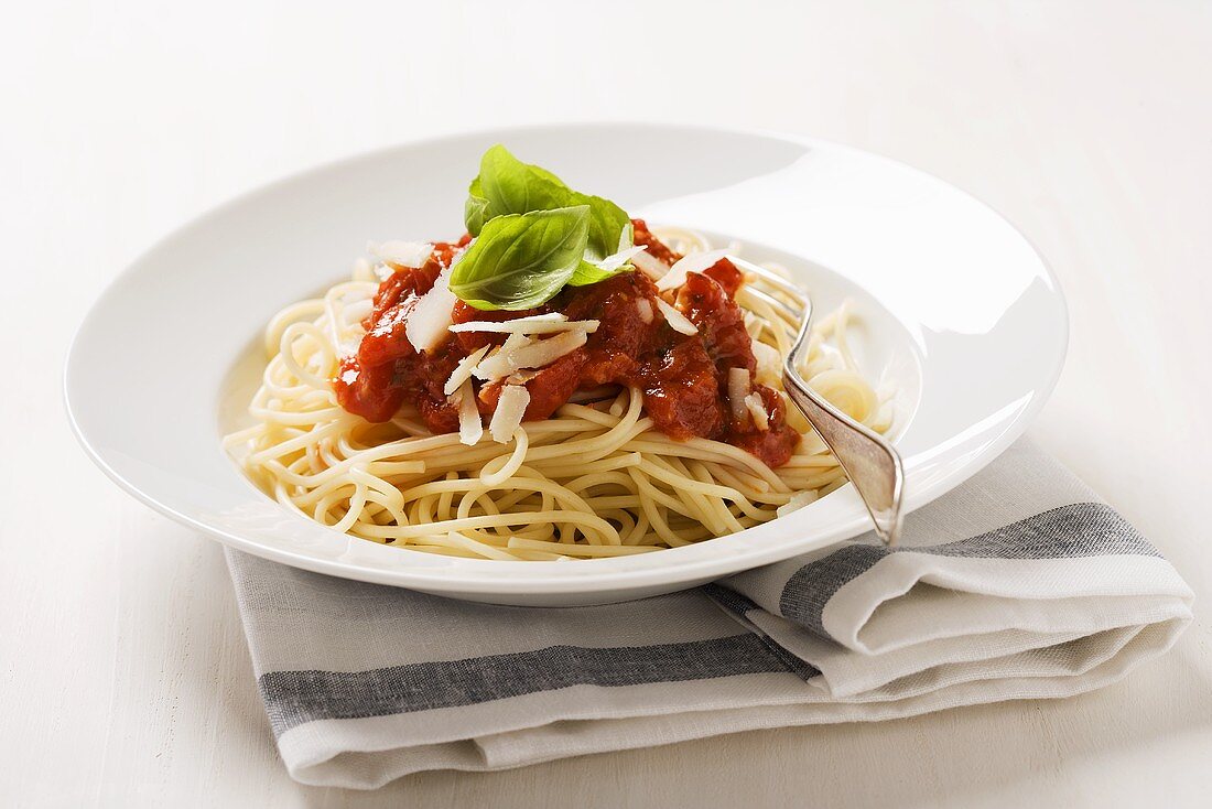 Spaghetti with tomato sauce and Parmesan