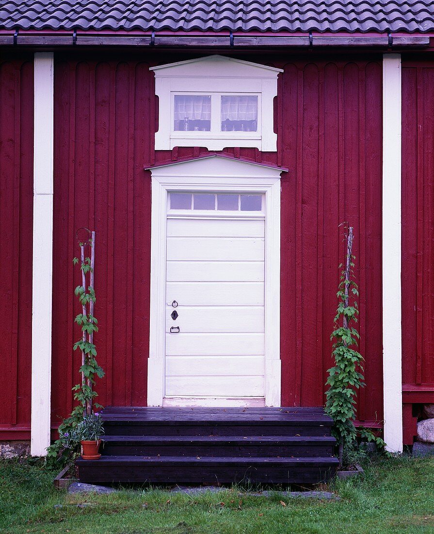 Eingangstüre an einem schwedischen Haus