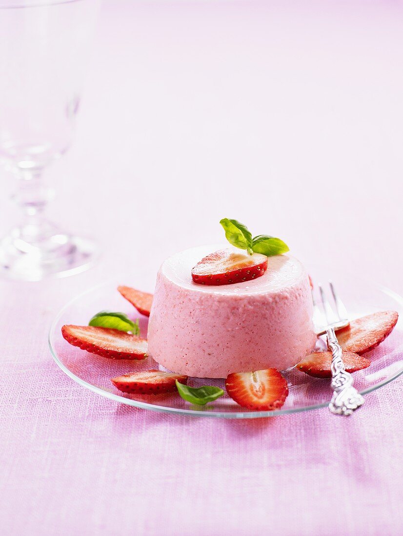 Strawberry parfait with strawberry slices