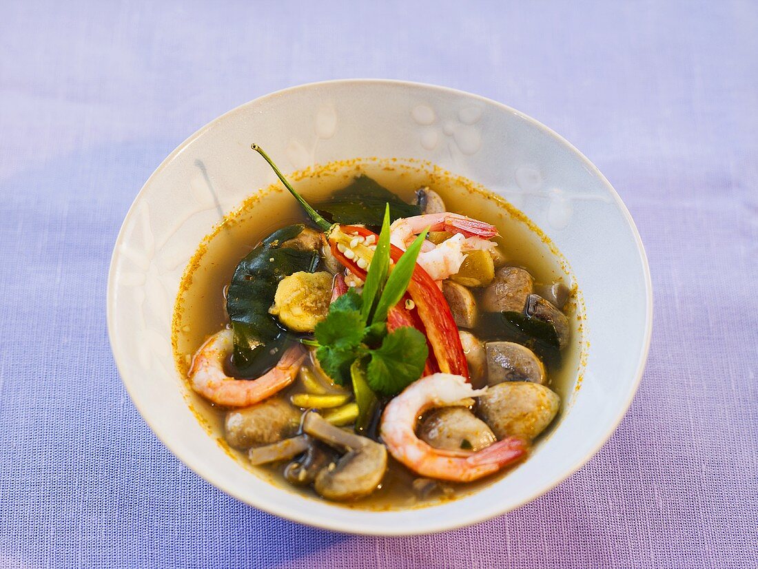 Spicy prawn and mushroom soup