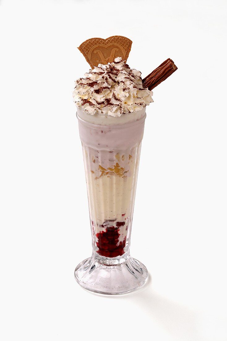 Knickerbocker Glory (Ice cream sundae with fruit & cream, UK)