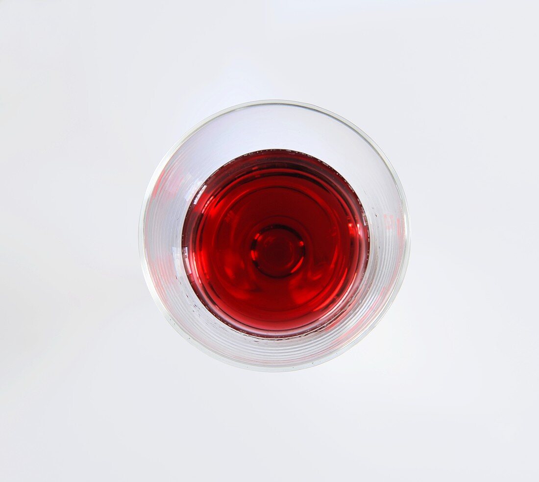 Glas Rotwein von oben