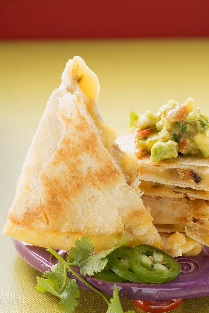 Quesadillas mit Hähnchen und Guacamole (Mexiko)