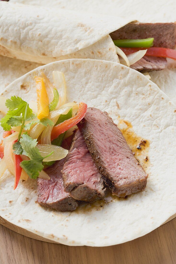 Wraps with beef and peppers (Mexico)