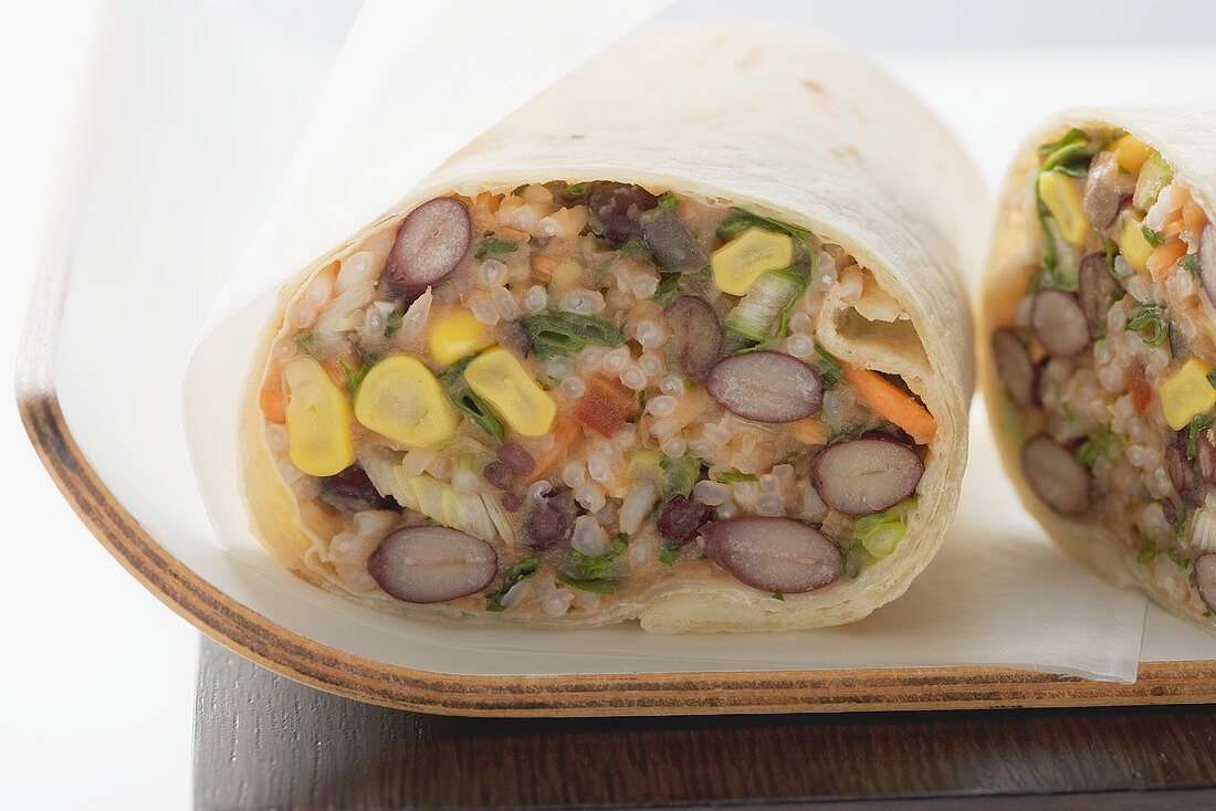 Burrito mit Bohnen-Reis-Füllung zum Mitnehmen