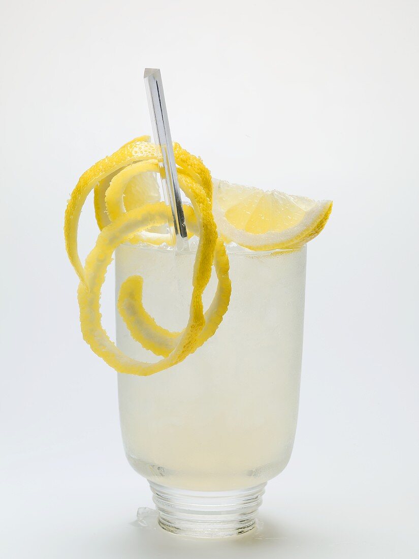 A glass of lemonade