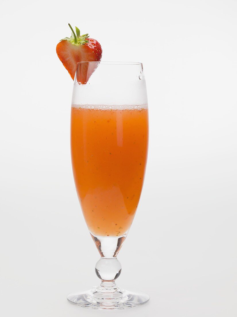 Erdbeer-Sekt-Cocktail