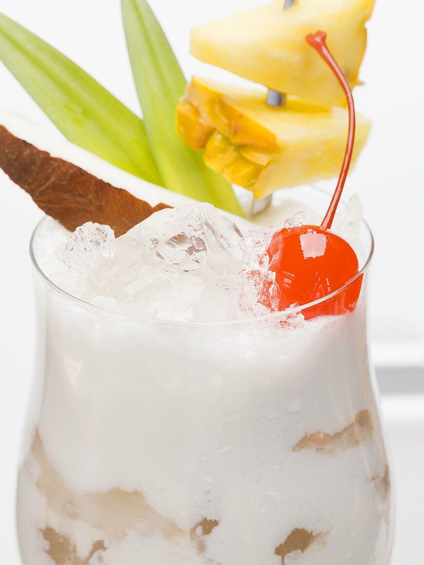 Pina Colada mit Eiswürfeln