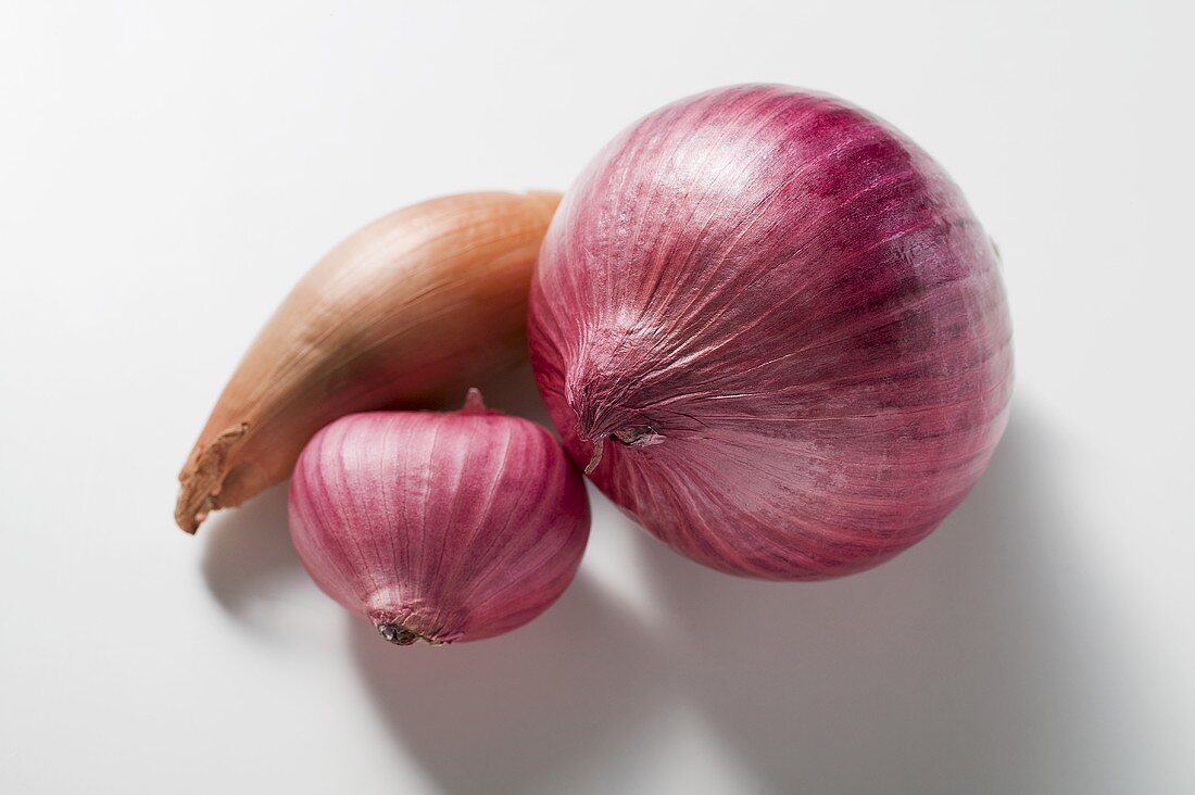 Red onions and shallot