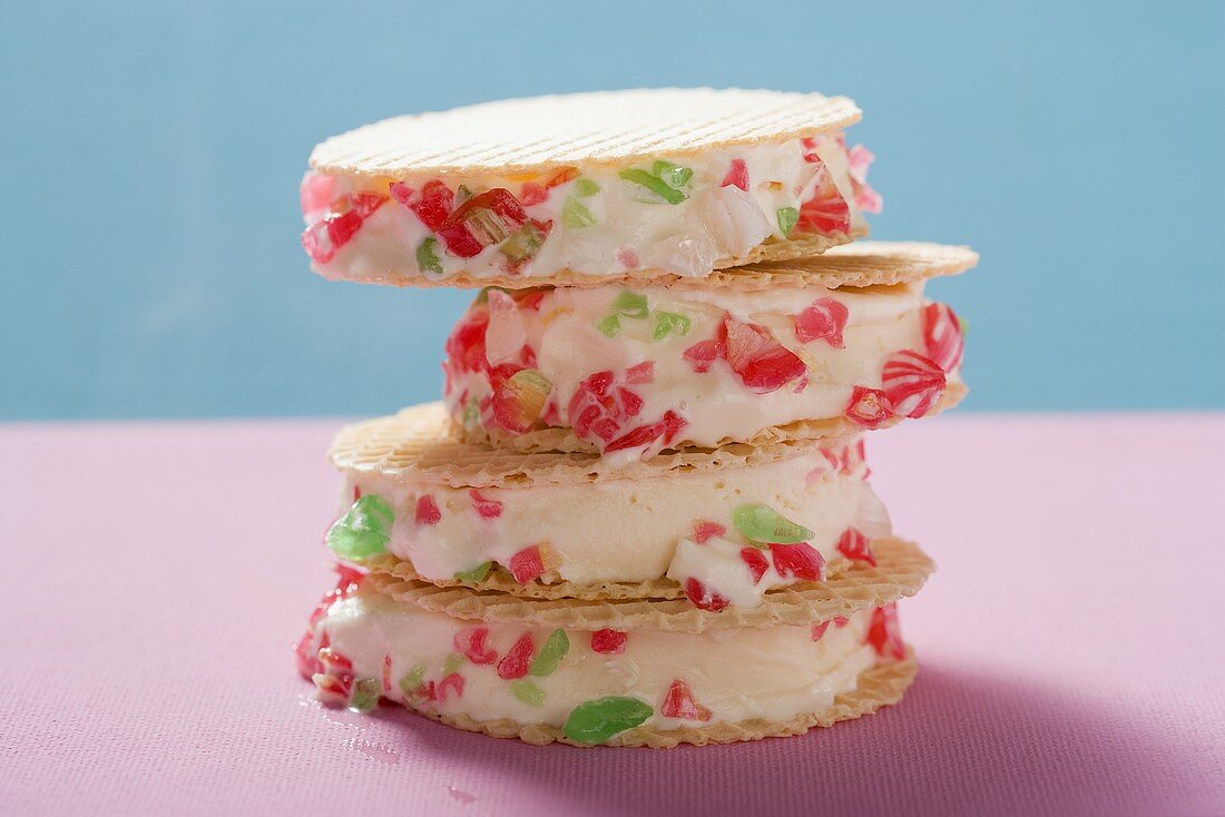 Wafers filled with ice cream and peppermints