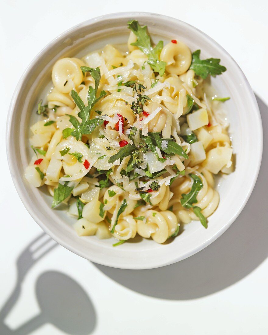 Pasta with potatoes and rocket
