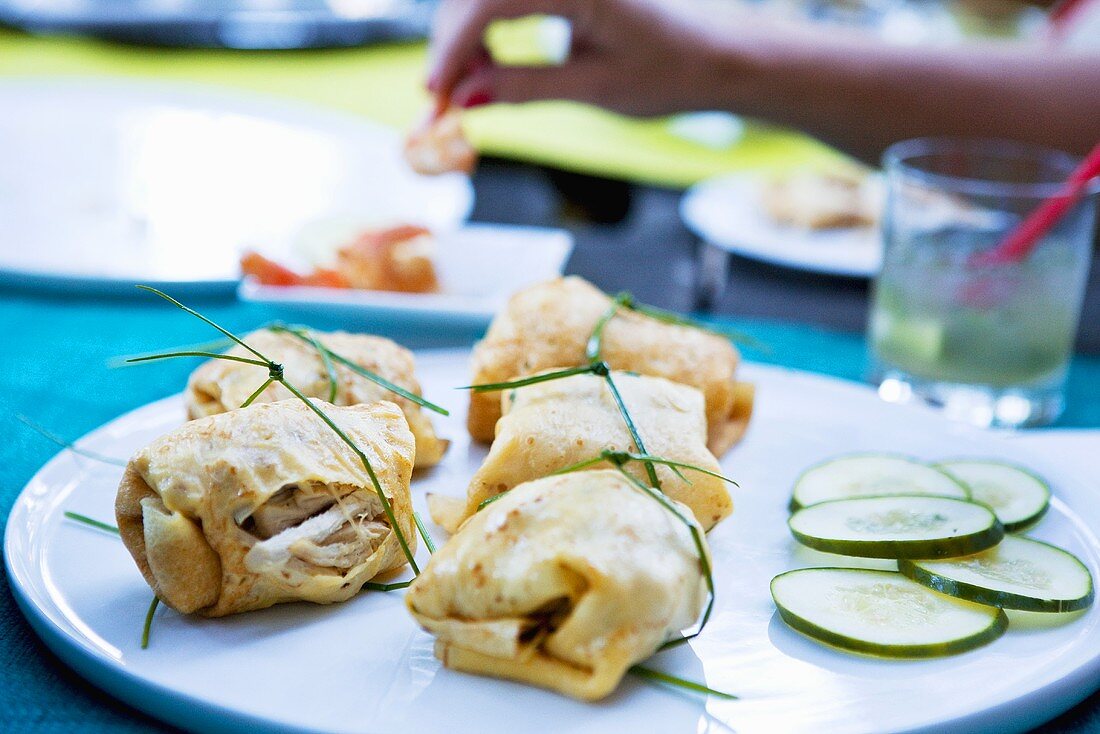 Crêpe parcels filled with chicken