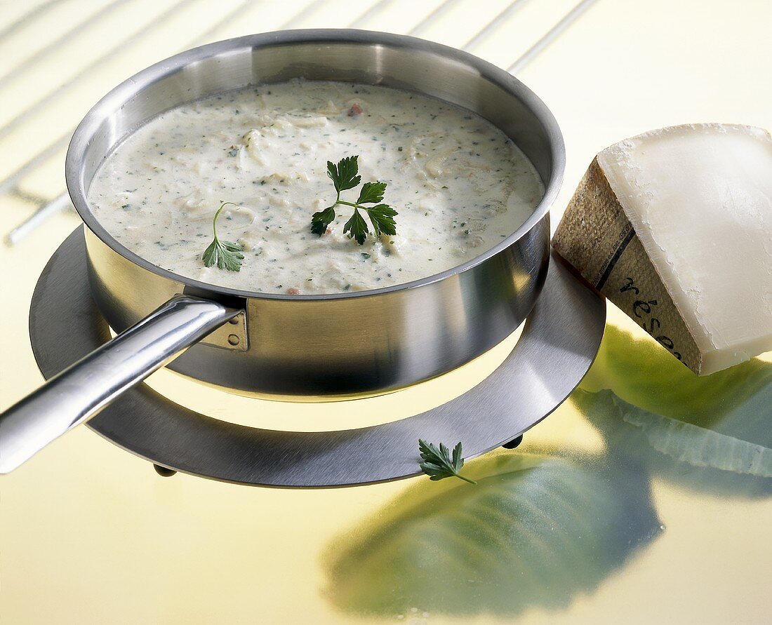 Weisskohl-Cremesuppe mit Greyerzer