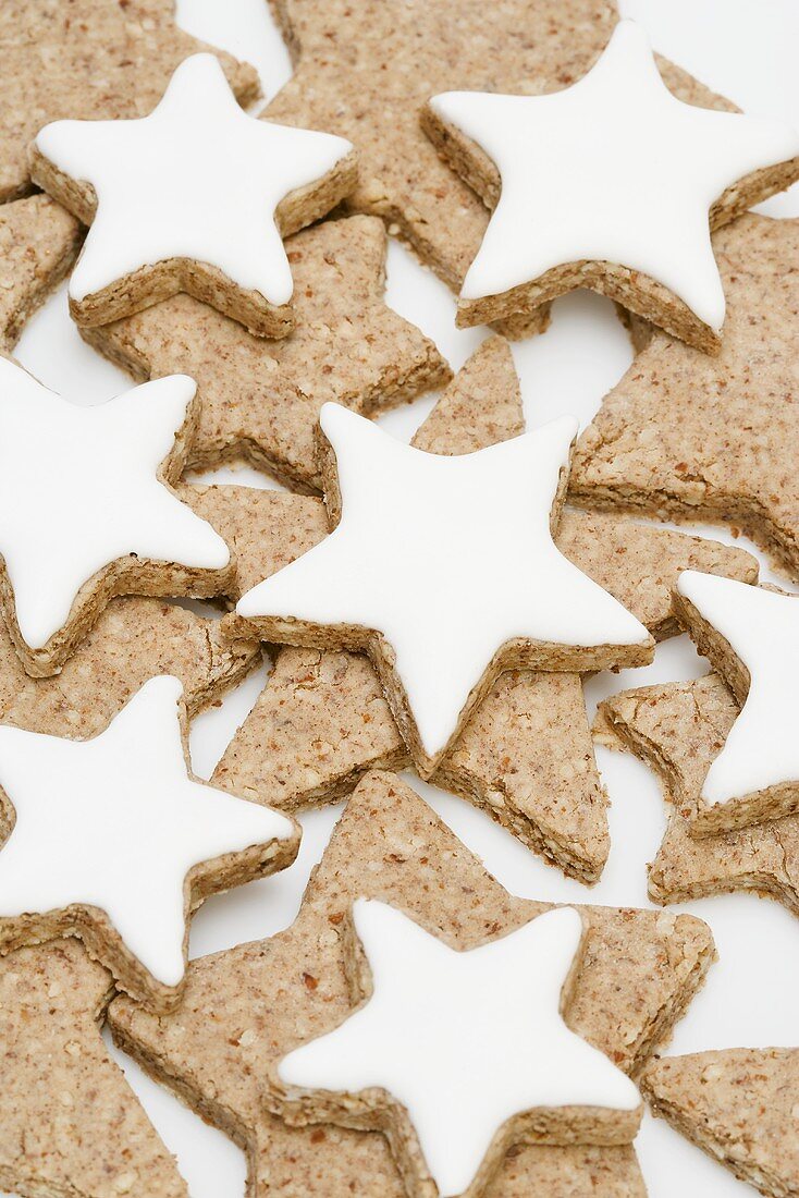 Cinnamon stars with and without icing