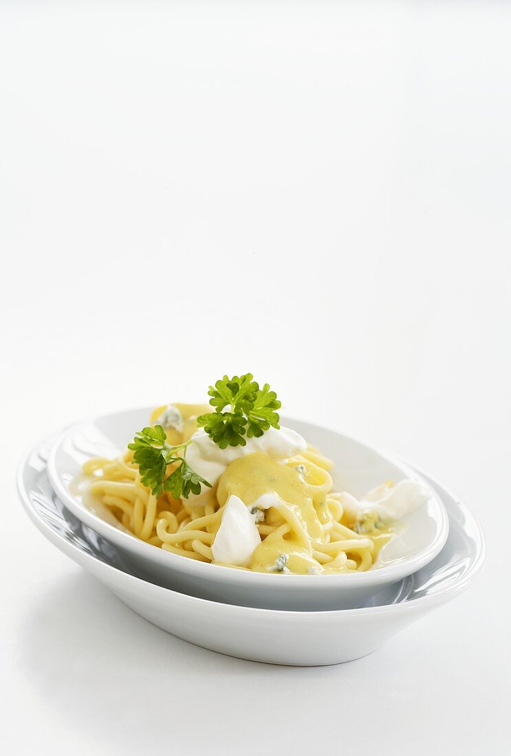 Spaghetti with cheese cream