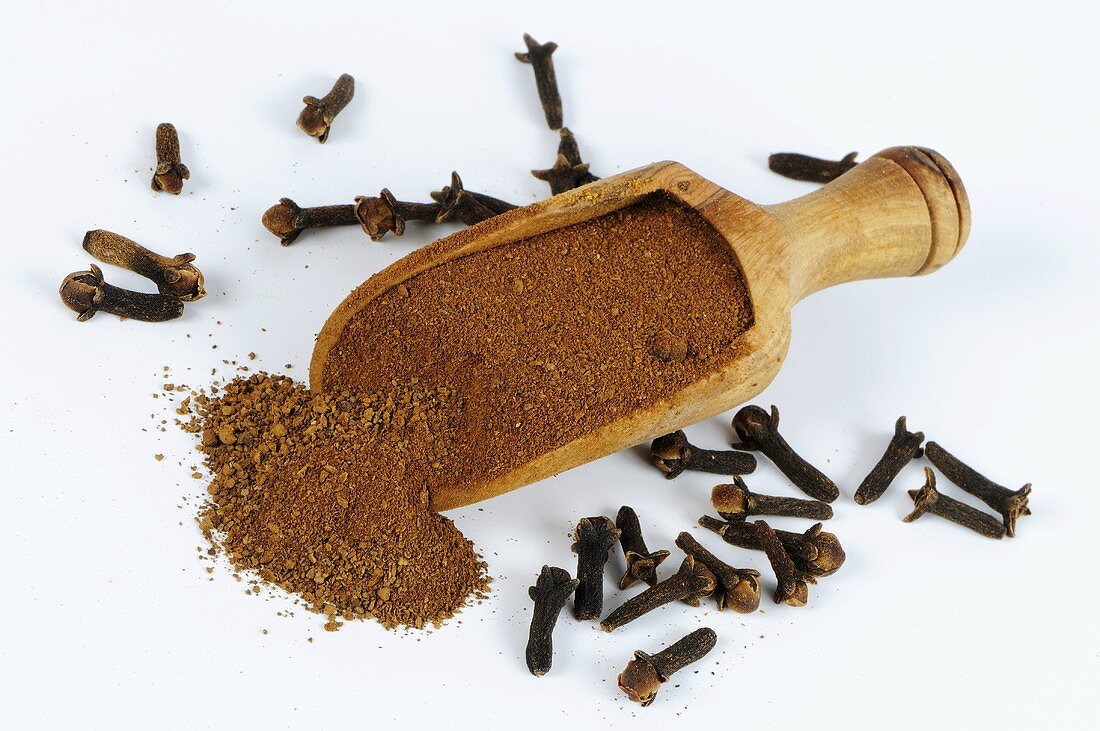 Cloves, whole and ground