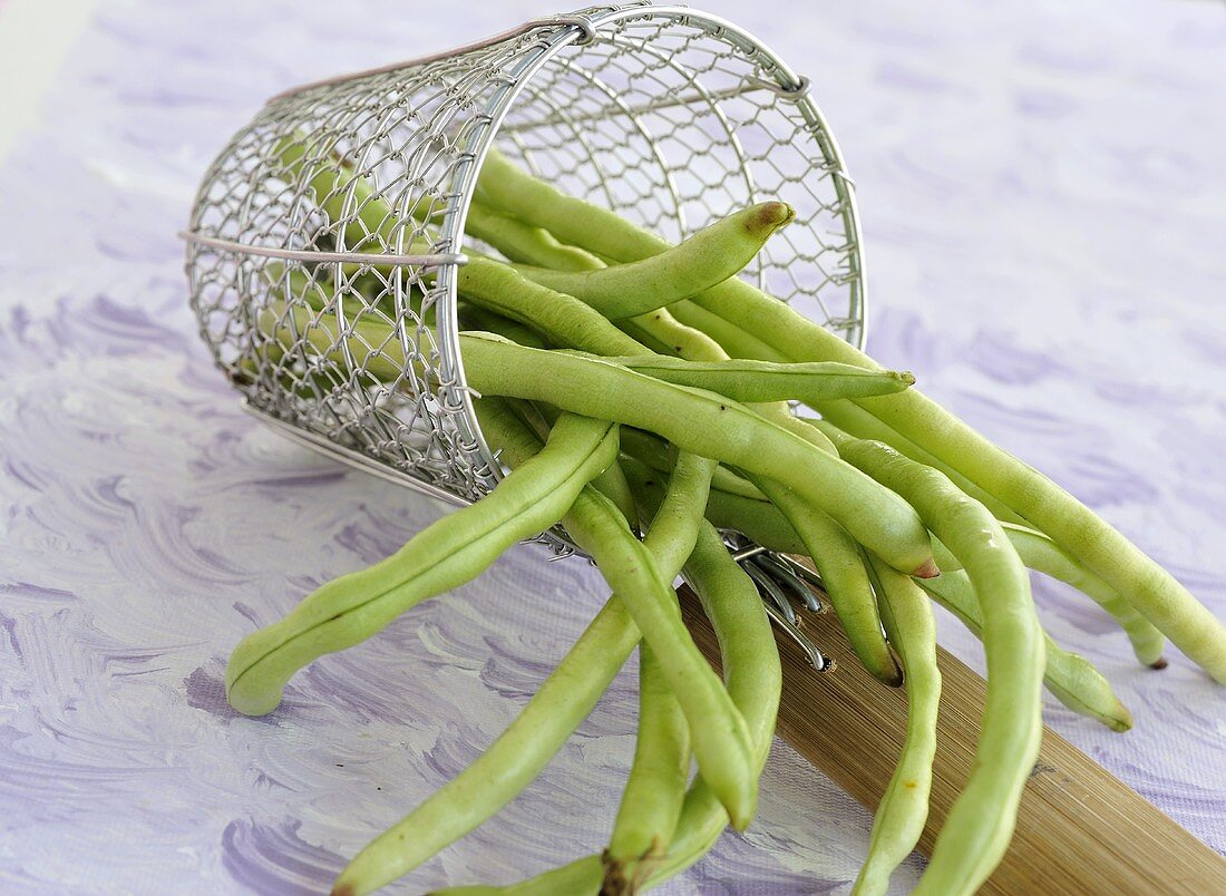Thai jack beans (Canavalia ensiformis) in sieve