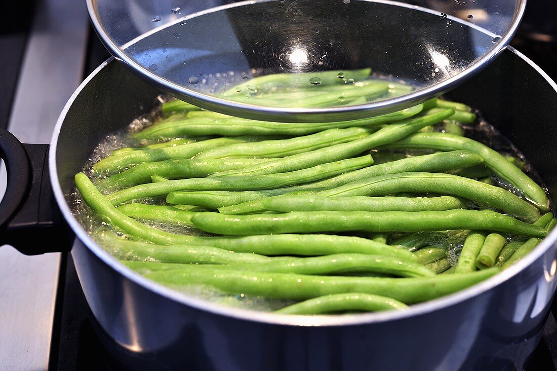 Blanching green beans