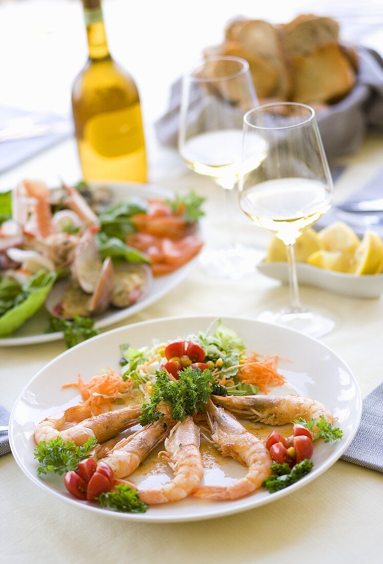 Fried prawns with salad