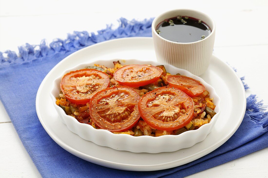 Rice bake with tomatoes