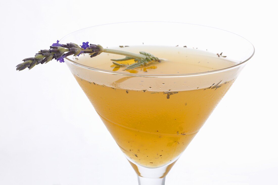 87 Ways Cocktail (Gin, Zitronensaft, Aprikosennektar, Lavendel)