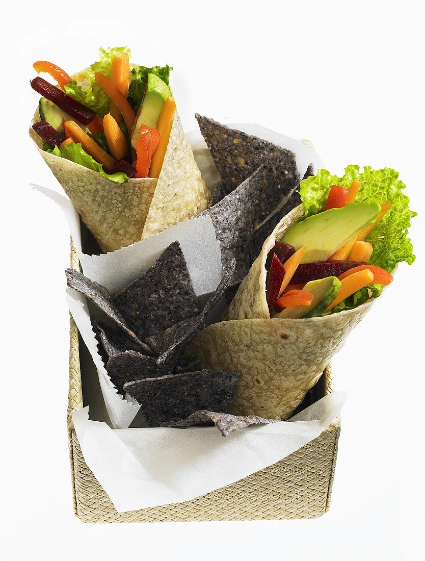 Vegetable wraps and tortilla chips