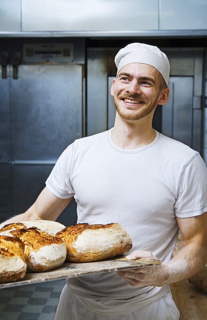 Bäcker in einer schwedischen Bäckerei
