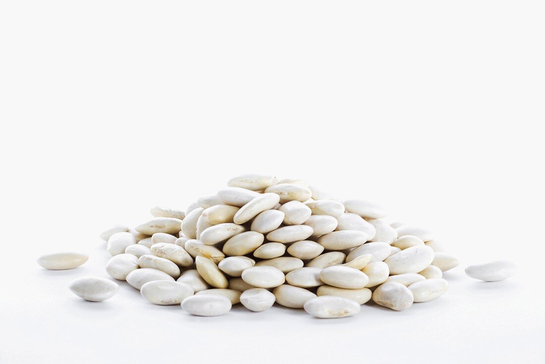 A heap of white beans