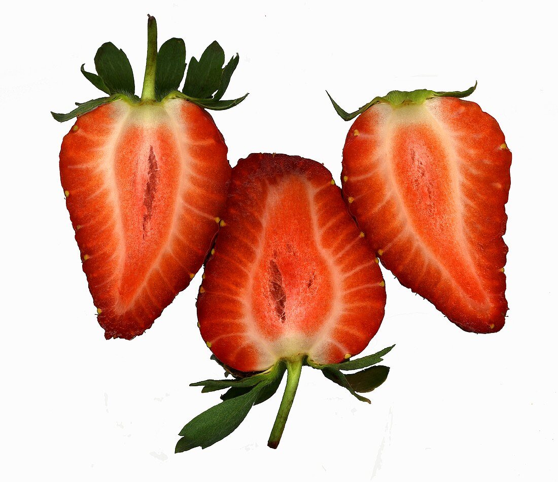 Drei halbe Erdbeeren (Draufsicht)