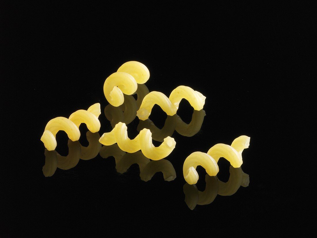 Five rondelli (spiral pasta)