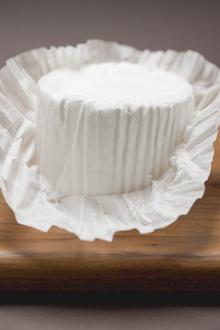 Goat's cheese in paper