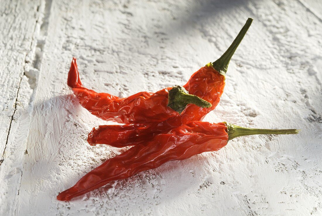 Three dried chillies