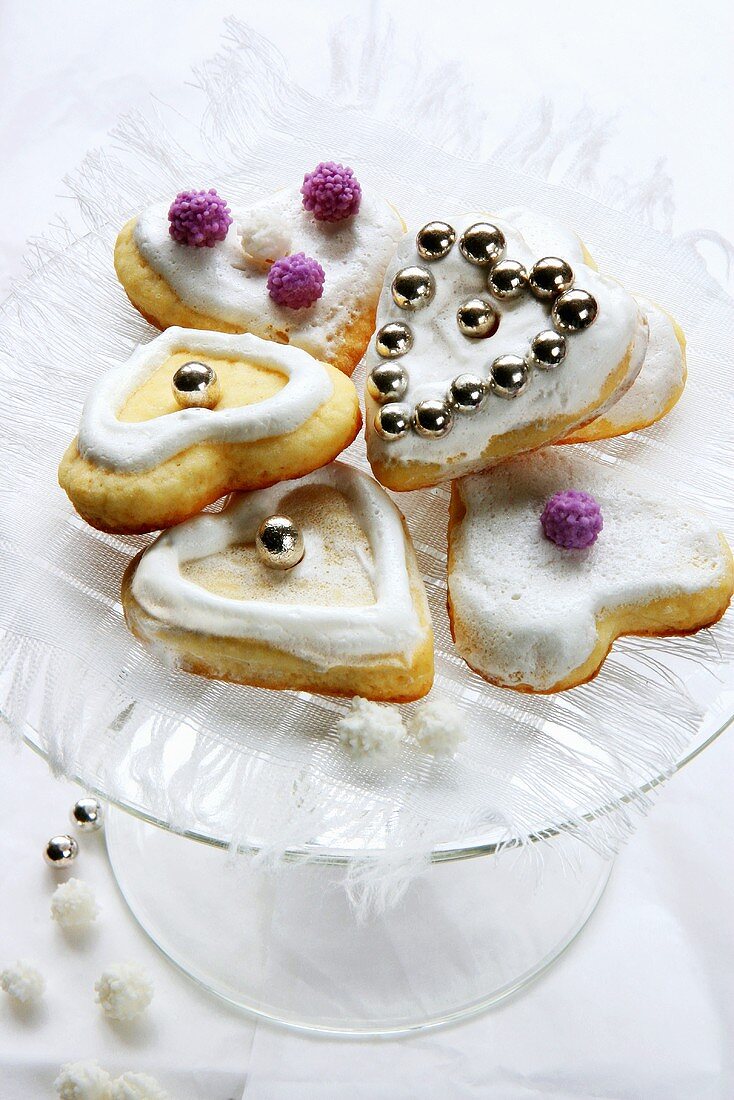 Heart-shaped biscuits with silver dragées