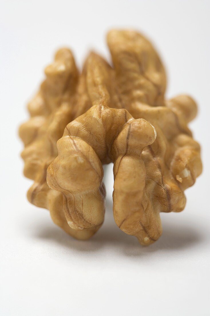 Shelled walnut