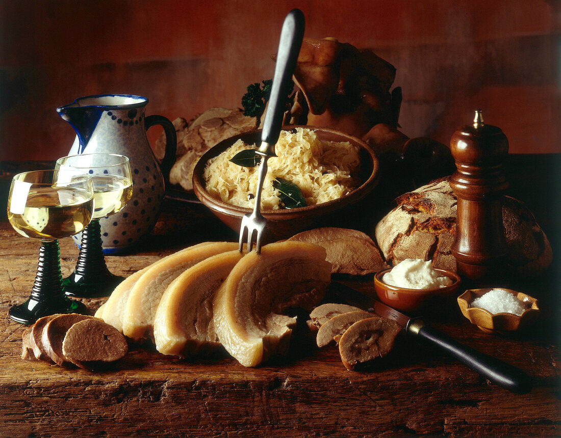 Ingredients of schlachtplatte on table