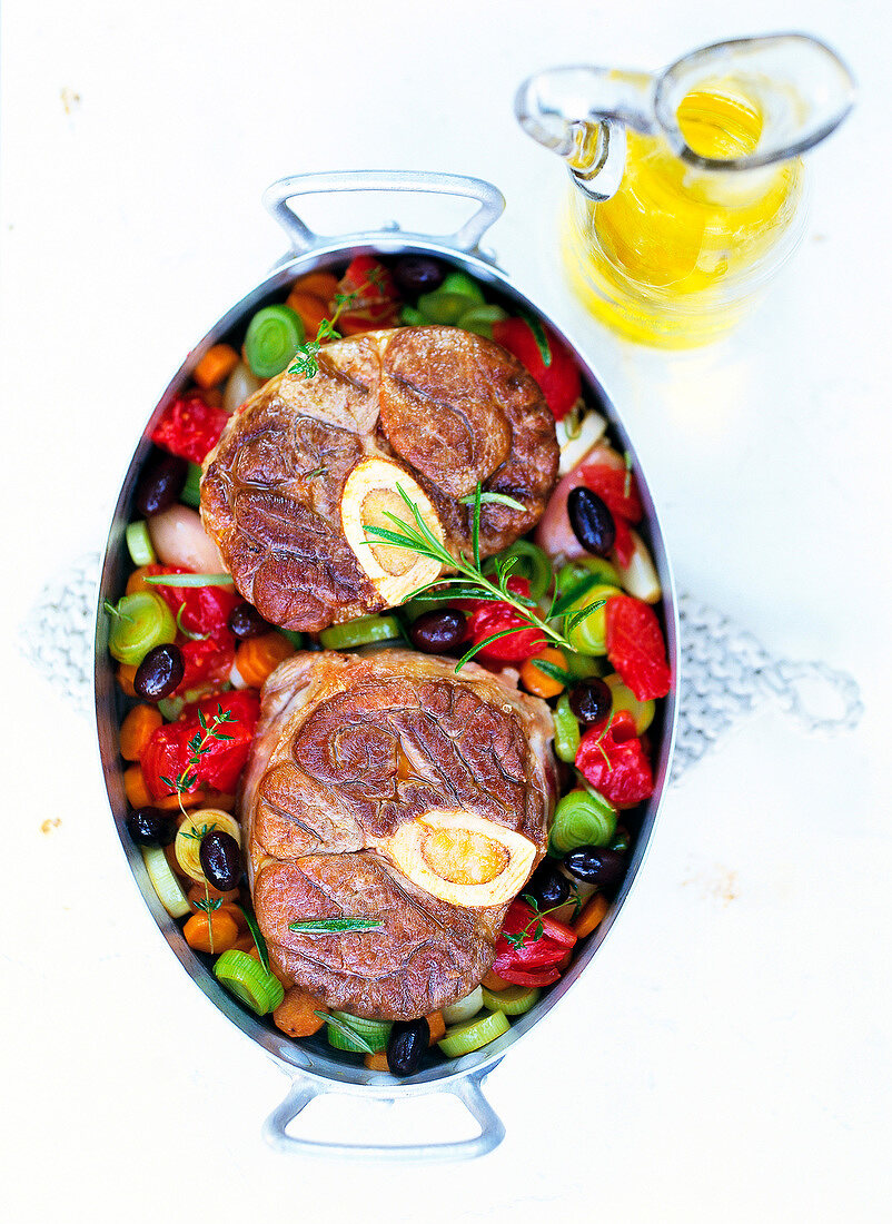 Veal shank with olives in casserole