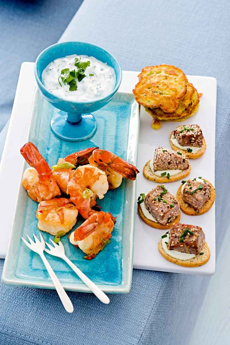 Snacks für den Fernsehabend, Shrimps Mais-Puffer, Corn-Fritters, Tuna