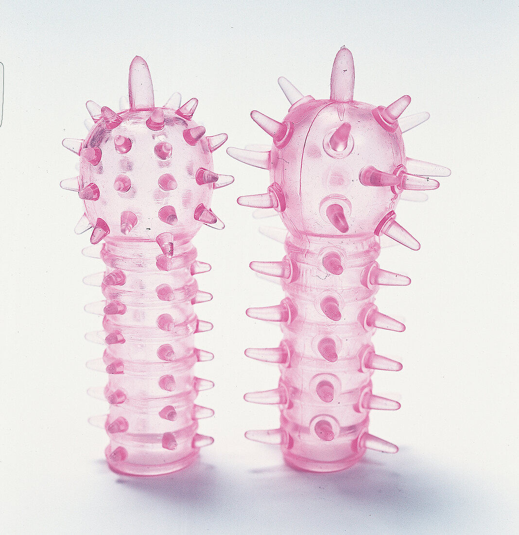 Sexspielzeug: 2 rosa Stachelüberzieher.