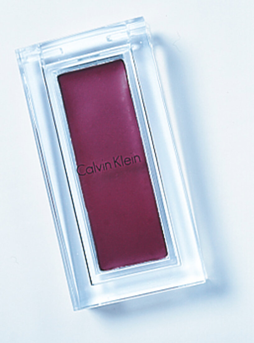 Lippenfarbe lila, Calvin Klein. 