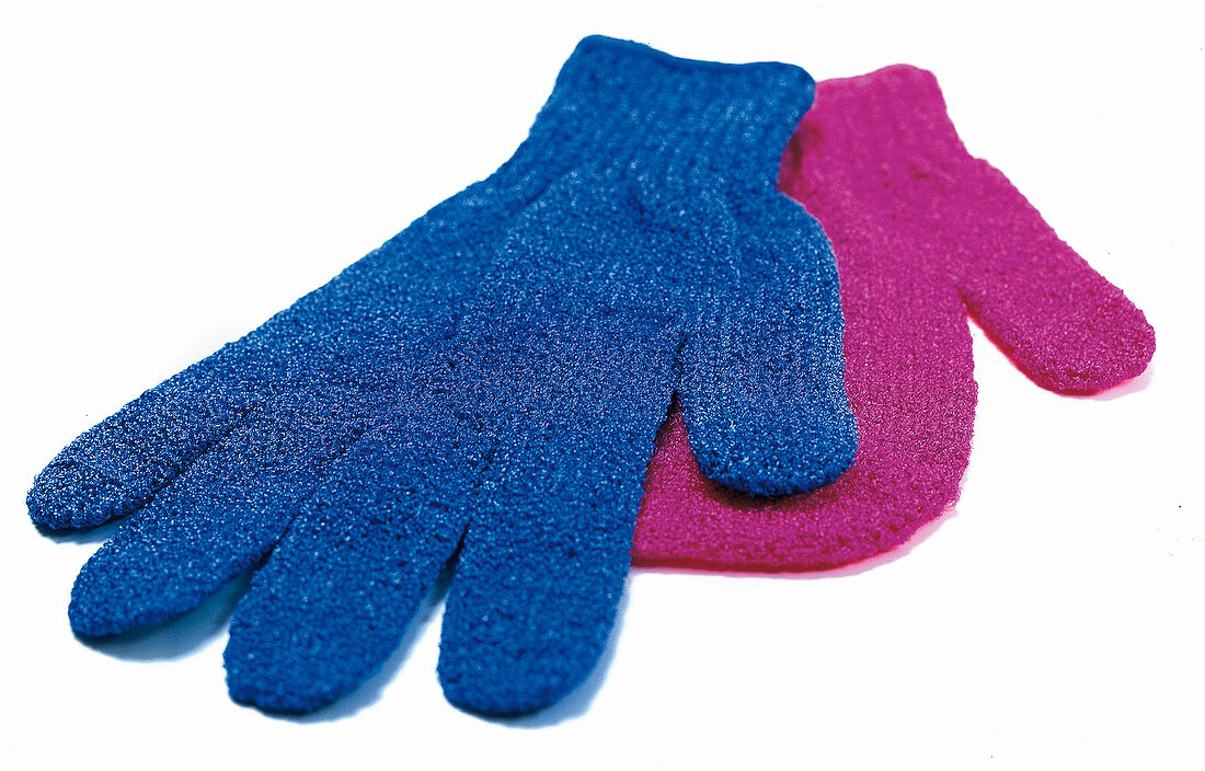 Fingerhandschuh in blau und Fäustling in pink: Massagehandschuhe