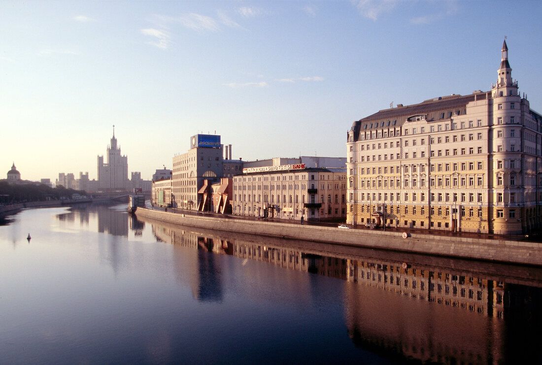 View of Hotel Baltschug Kempinski by river in Moscow, Russia