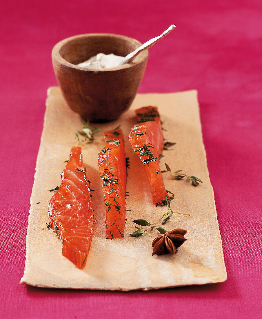 Würzlachs mit Senfcreme 