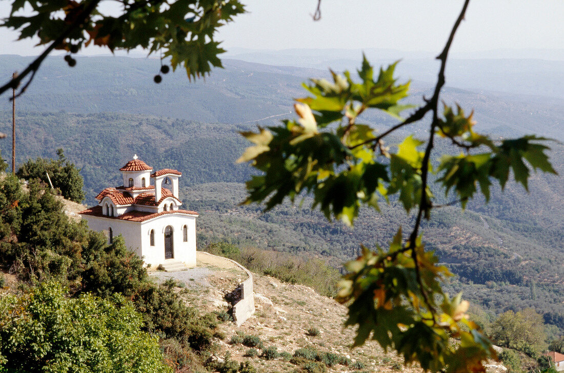 Pilion: Kirche in d. Hügellandschaft zwischen Milies und Vizitsa