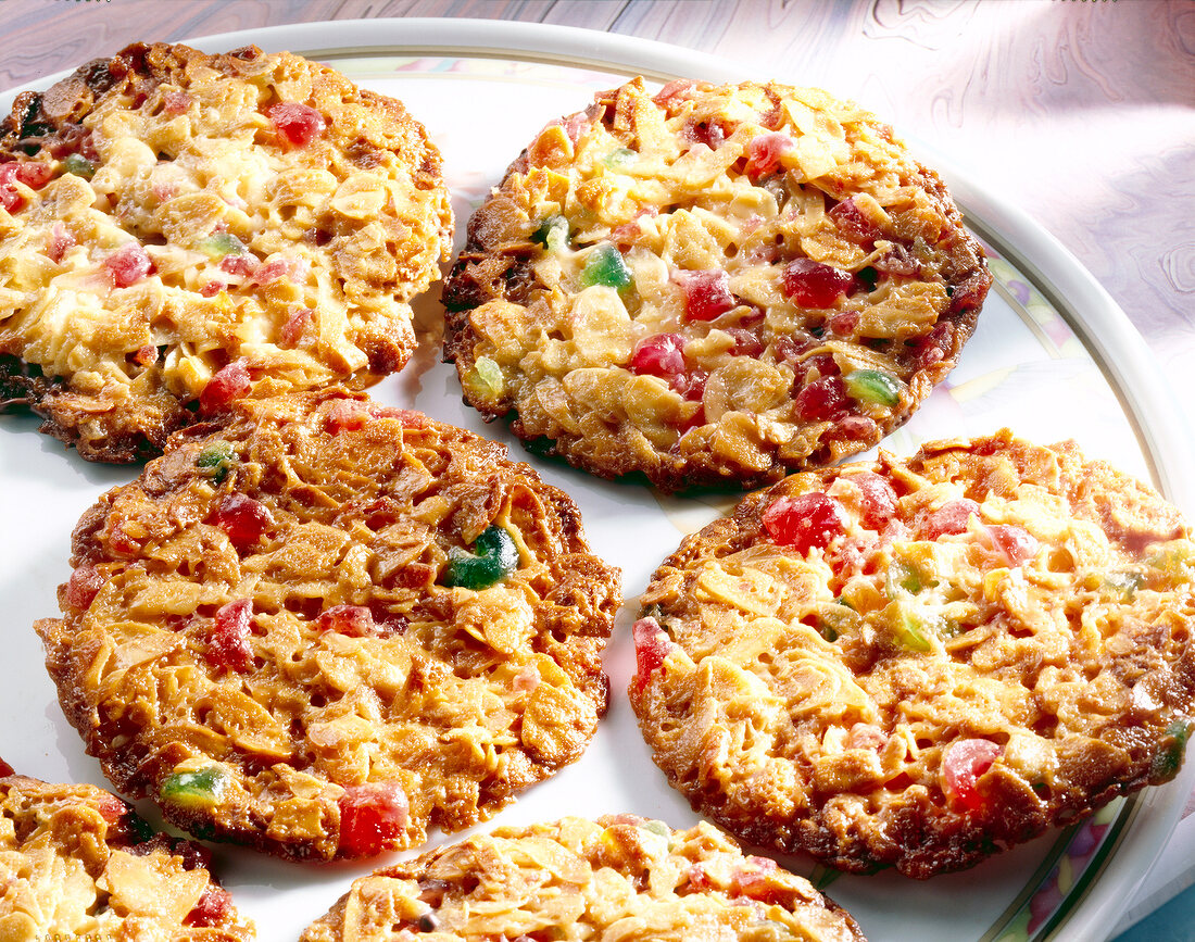 Close-up of florentines with almonds on plate