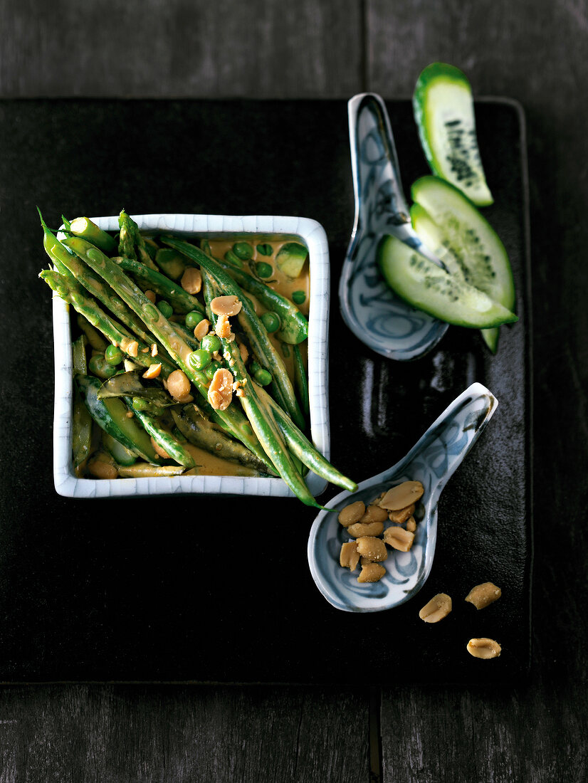 Vegetable curry in square bowl